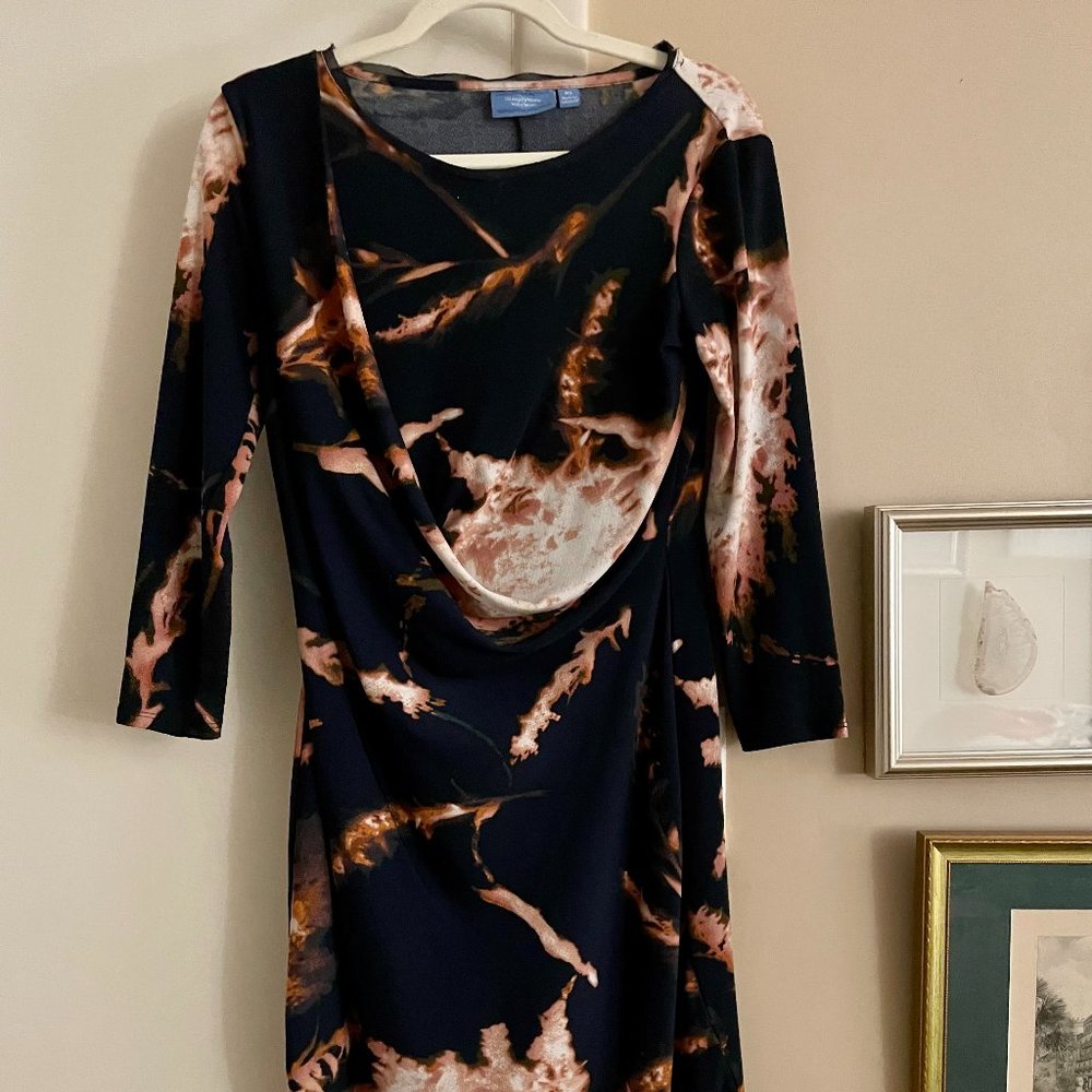 EUC Simply Vera Wang dress with long sleeves